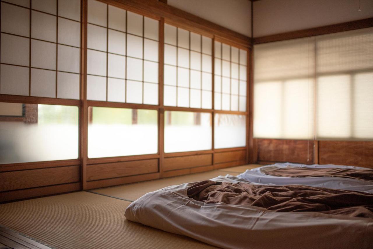 猫と図書館のある宿 草地家 Kusachike Minamiawaji Luaran gambar
