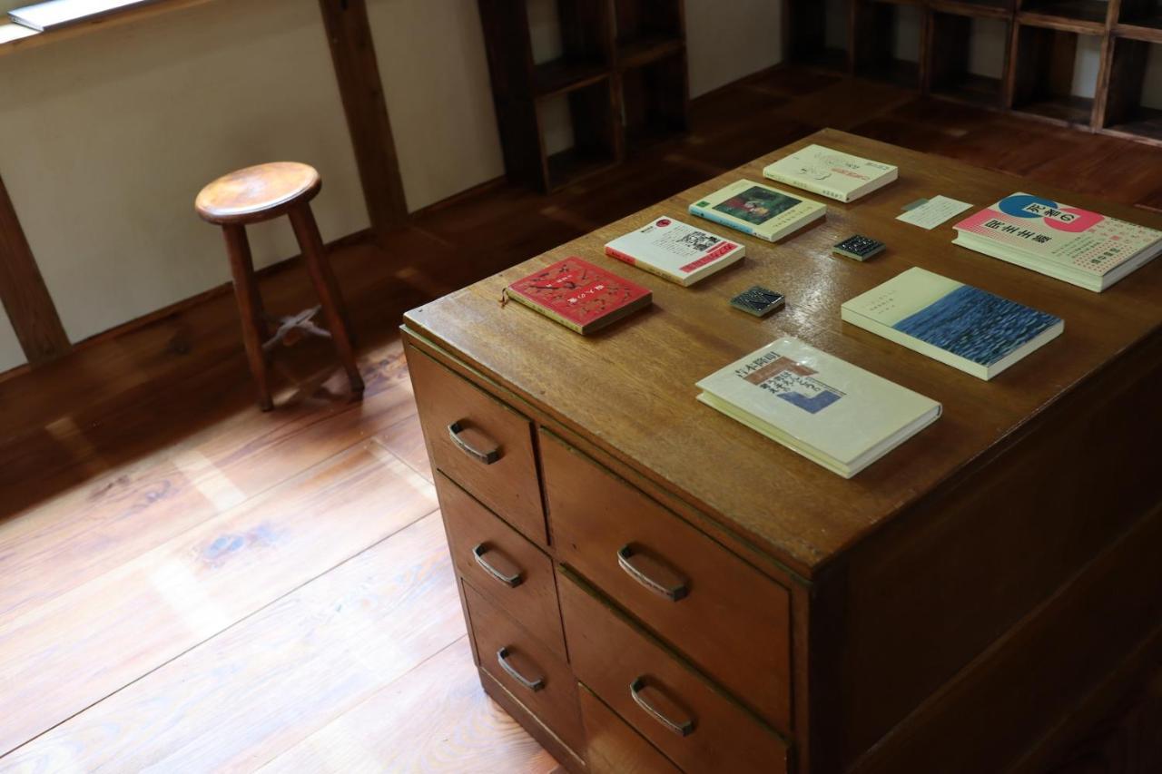 猫と図書館のある宿 草地家 Kusachike Minamiawaji Luaran gambar